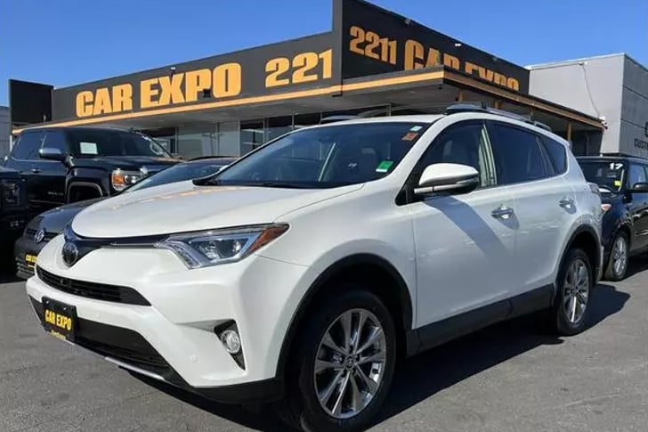 Maximize Savings: Toyota RAV4 Clearance Sale with Exciting Promotions